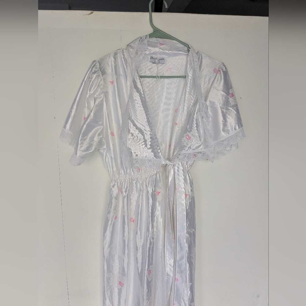 White and Pink Sheer Robe with Flowing Sleeves